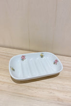 Floral soap dish