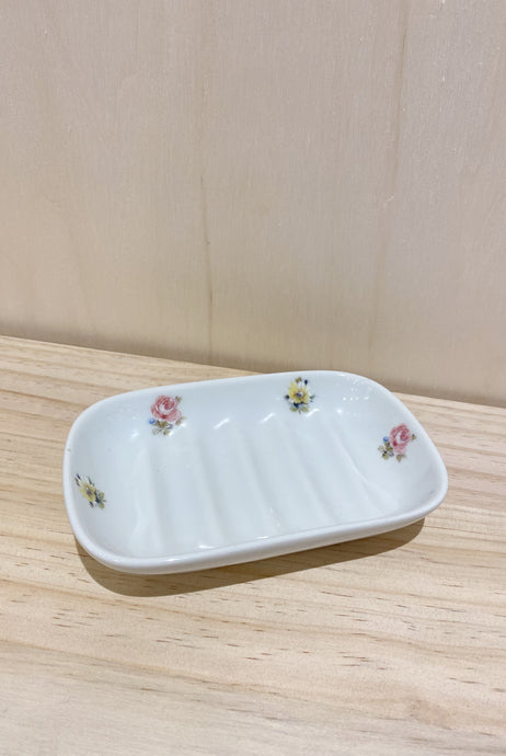 Floral soap dish