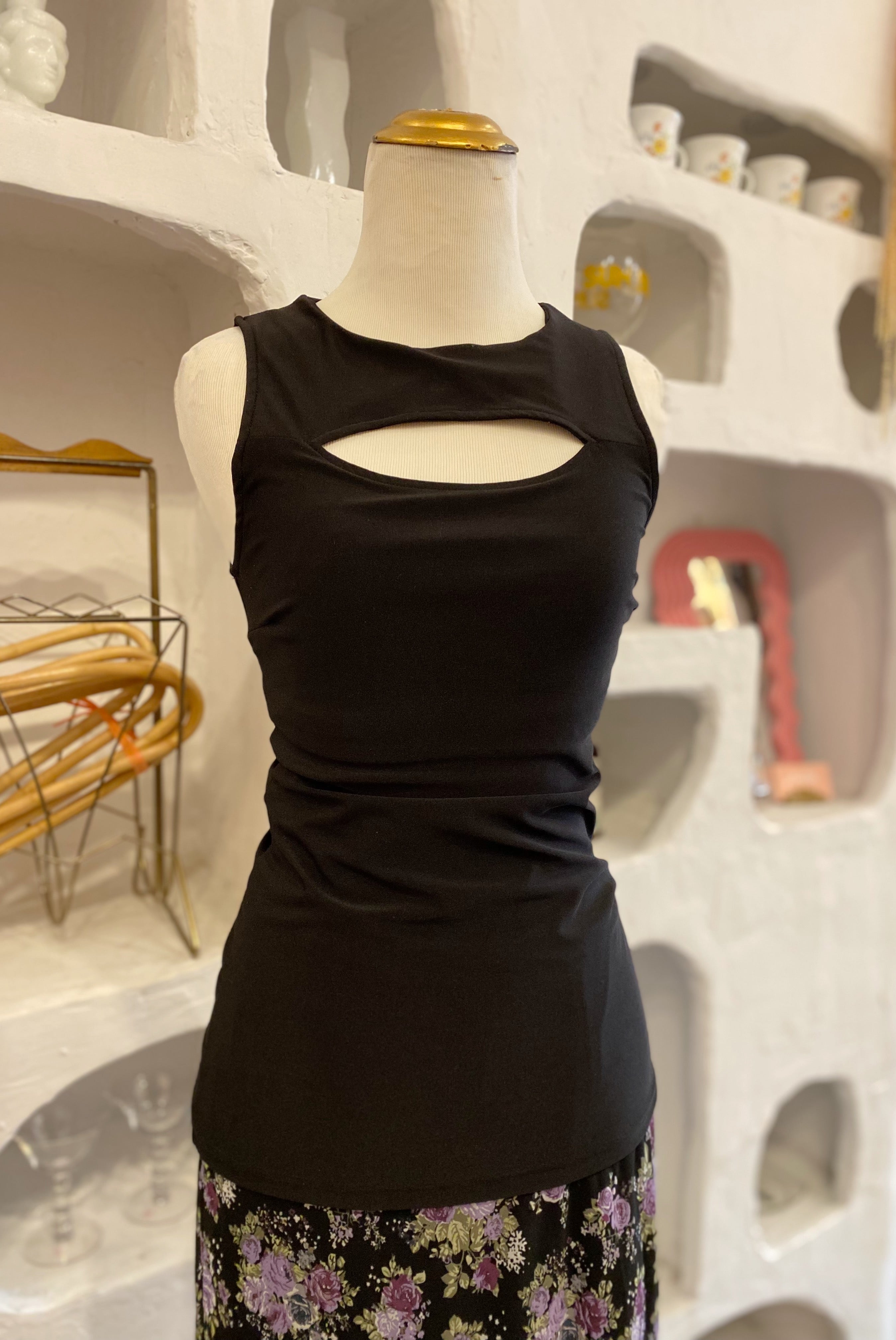 Cutout Tank
