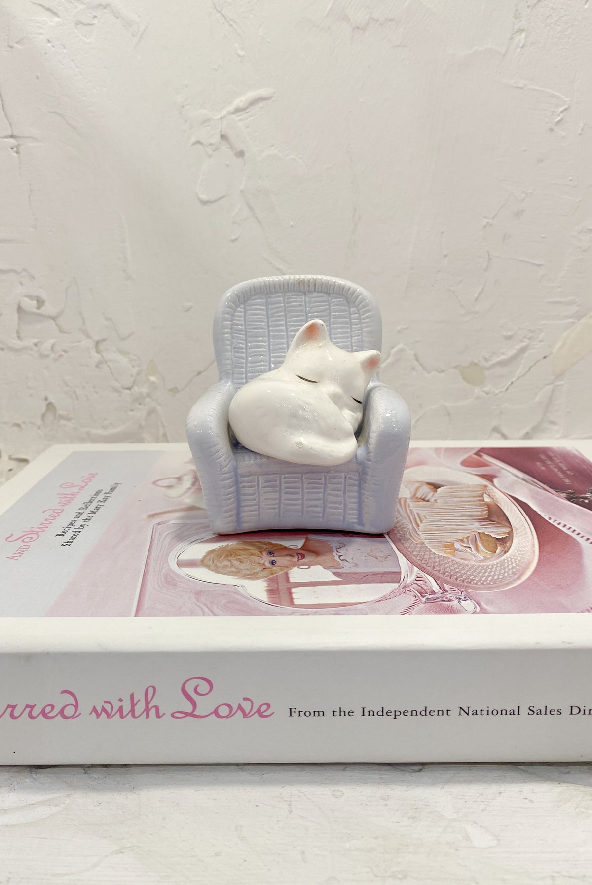 Vintage Ceramic Cat Figurine
