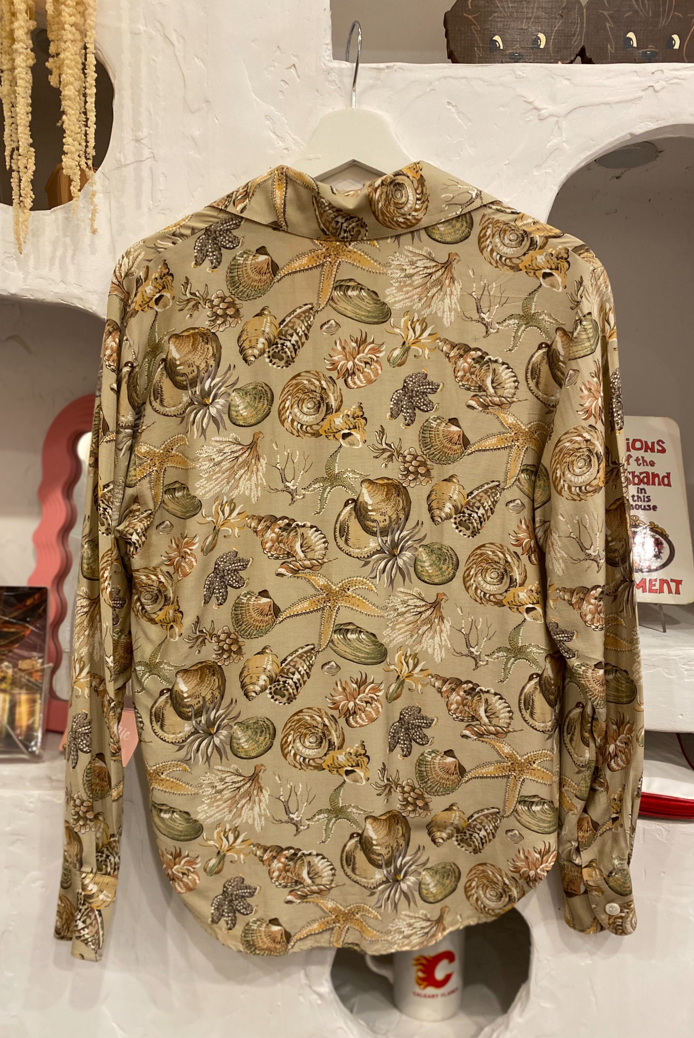 Vintage Tan Seashell Pattern Button Up