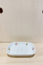 Floral soap dish